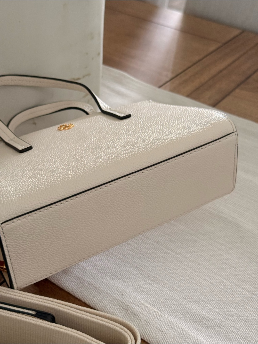 New tory burch Blake mini leather tote with thick strap in new ivory color - Picture 5 of 10